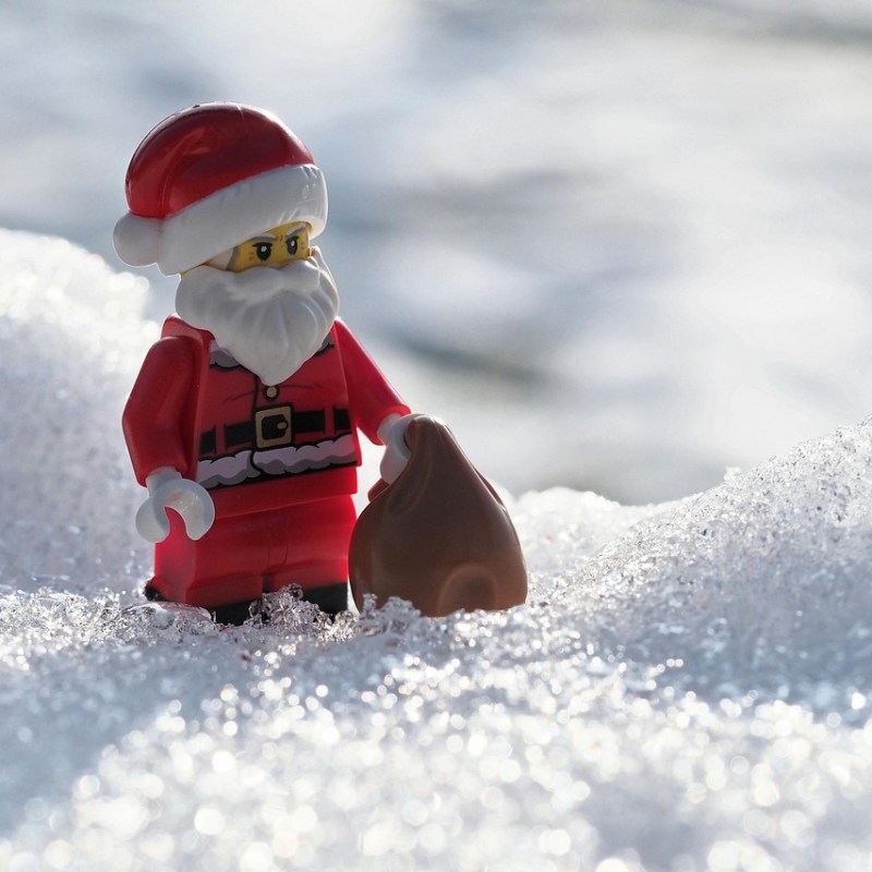 This Christmas Market In Downtown Dubai Has A Lego Christmas&nbsp;Tree