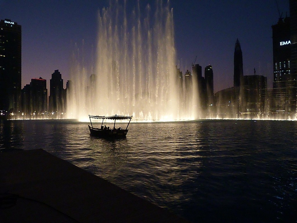 Dubai Fountain Has A Special Show Until 7th&nbsp;January